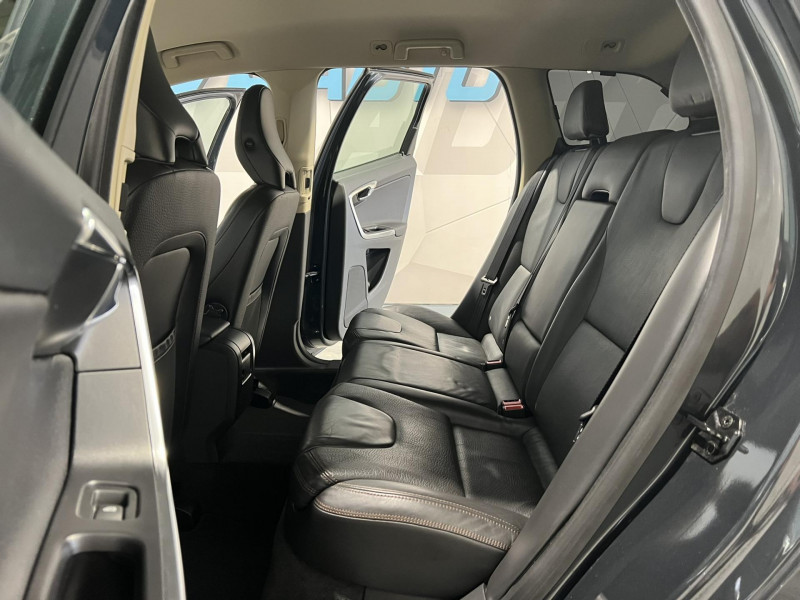 Photo 9 de l'offre de VOLVO XC60  D4 163 ch Stop&Start Momentum à 14990€ chez VL Auto