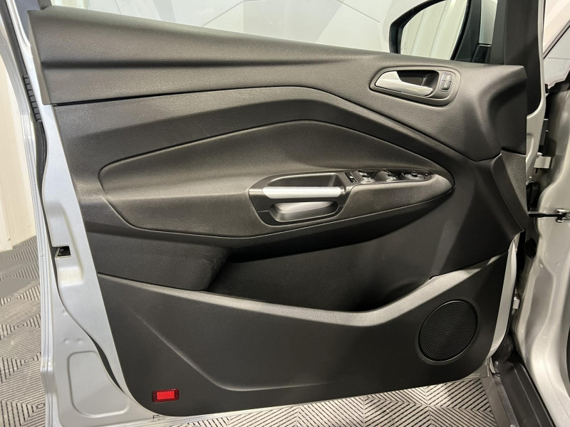 Photo 16 de l'offre de FORD C-MAX  1.5 TDCi 120 S&S Powershift Trend Business à 13490€ chez VL Auto