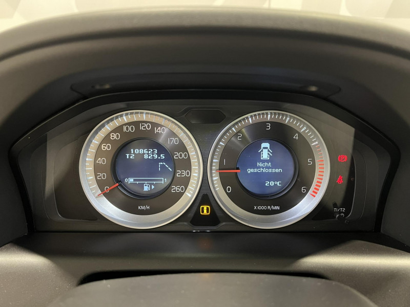 Photo 11 de l'offre de VOLVO XC60  D4 163 ch Stop&Start Momentum à 14990€ chez VL Auto