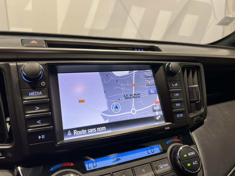 Photo 12 de l'offre de TOYOTA RAV4  143 D-4D 2WD Design à 13490€ chez VL Auto