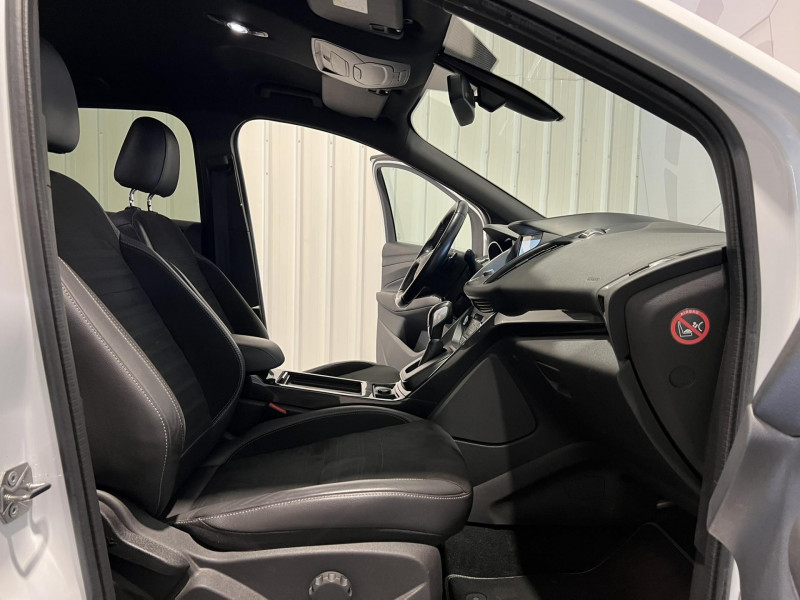 Photo 11 de l'offre de FORD KUGA 2.0 TDCi 180 S&S 4x4 Powershift ST-Line à 14990€ chez VL Auto