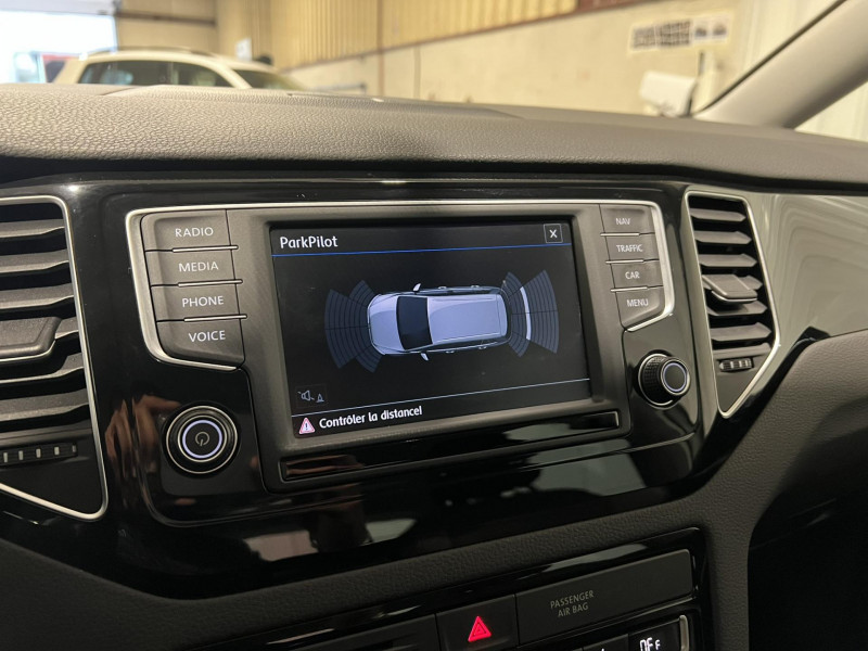 Photo 21 de l'offre de VOLKSWAGEN GOLF SPORTSVAN 1.4 TSI 125 BMT DSG7 Carat à 15490€ chez VL Auto