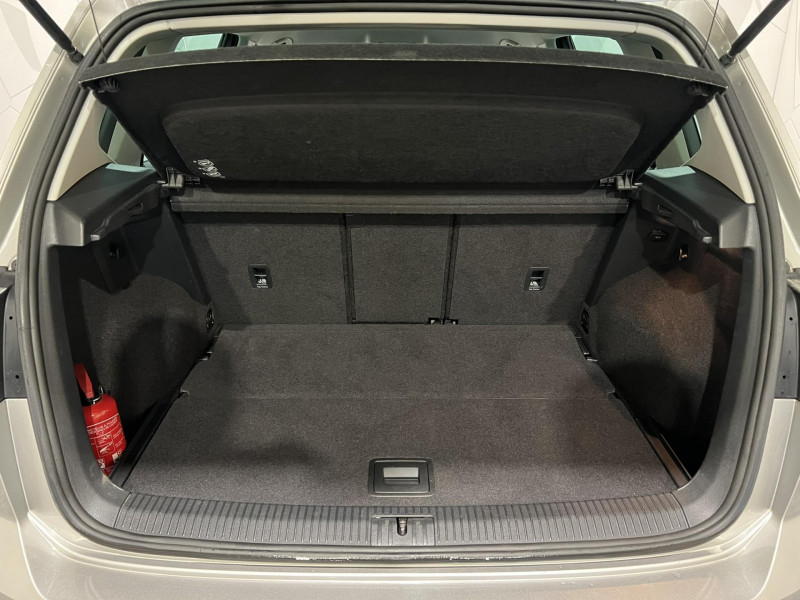 Photo 14 de l'offre de VOLKSWAGEN GOLF SPORTSVAN 1.4 TSI 125 BMT DSG7 Carat à 15490€ chez VL Auto