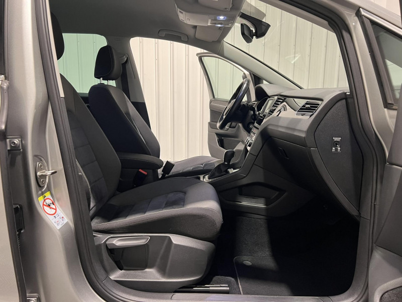 Photo 9 de l'offre de VOLKSWAGEN GOLF SPORTSVAN 1.4 TSI 125 BMT DSG7 Carat à 15490€ chez VL Auto
