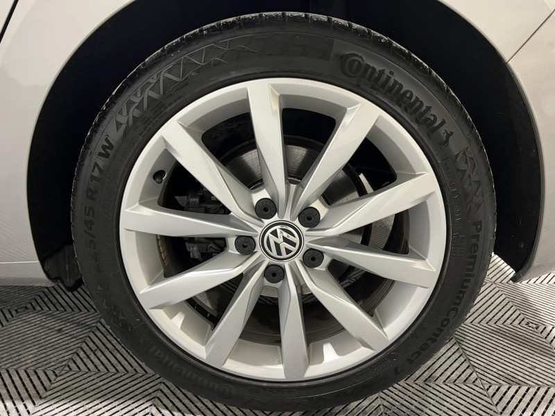 Photo 17 de l'offre de VOLKSWAGEN GOLF SPORTSVAN 1.4 TSI 125 BMT DSG7 Carat à 15490€ chez VL Auto
