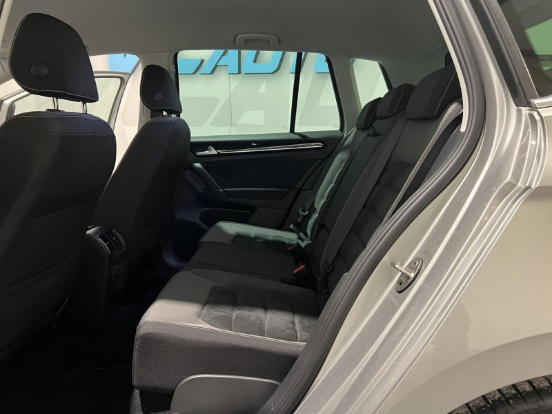 Photo 8 de l'offre de VOLKSWAGEN GOLF SPORTSVAN 1.4 TSI 125 BMT DSG7 Carat à 15490€ chez VL Auto