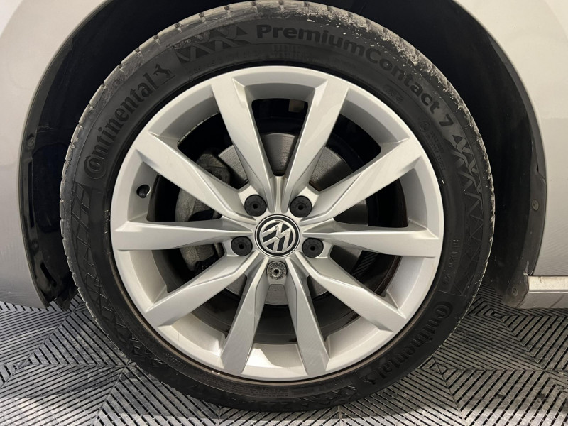 Photo 18 de l'offre de VOLKSWAGEN GOLF SPORTSVAN 1.4 TSI 125 BMT DSG7 Carat à 15490€ chez VL Auto