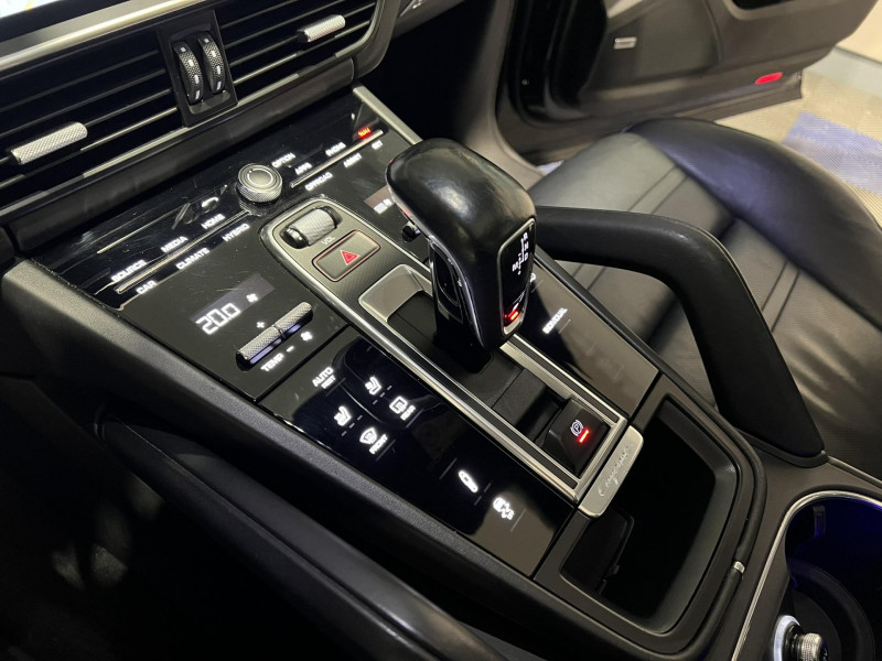Photo 13 de l'offre de PORSCHE CAYENNE E-Hybrid 3.0 V6 462 ch Tiptronic BVA S à 49990€ chez VL Auto