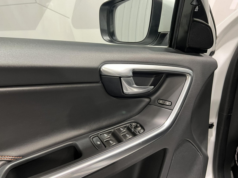 Photo 20 de l'offre de VOLVO XC60  D3 Stop&Start - 150  Ocean Race à 18990€ chez VL Auto