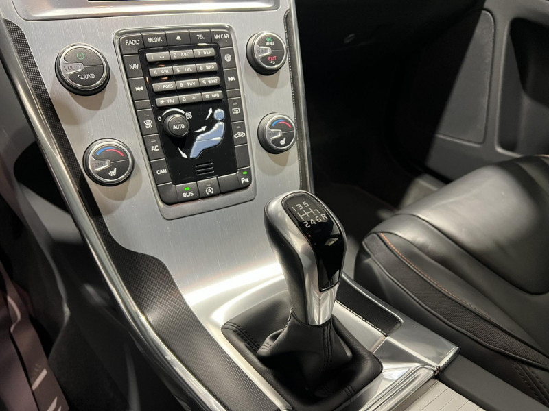 Photo 13 de l'offre de VOLVO XC60  D3 Stop&Start - 150  Ocean Race à 18990€ chez VL Auto