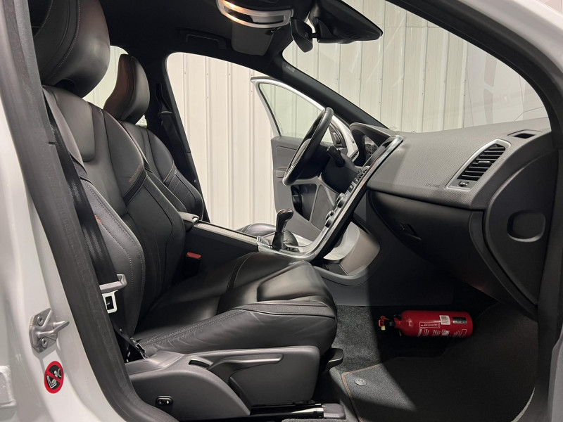 Photo 8 de l'offre de VOLVO XC60  D3 Stop&Start - 150  Ocean Race à 18990€ chez VL Auto