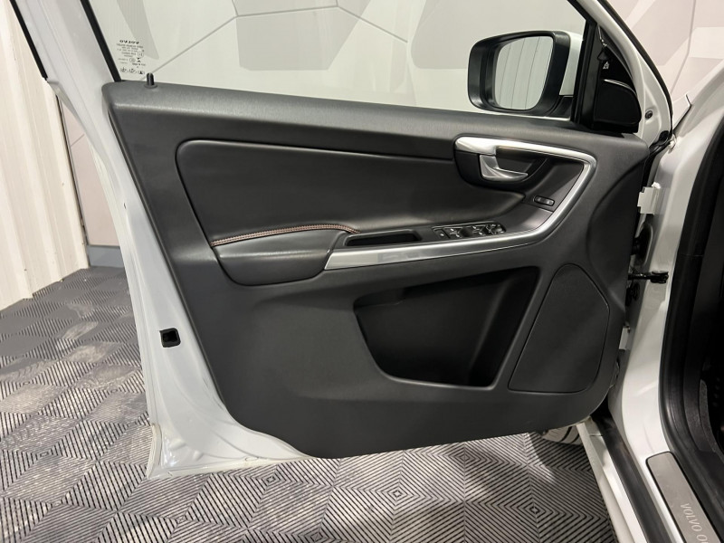 Photo 19 de l'offre de VOLVO XC60  D3 Stop&Start - 150  Ocean Race à 18990€ chez VL Auto