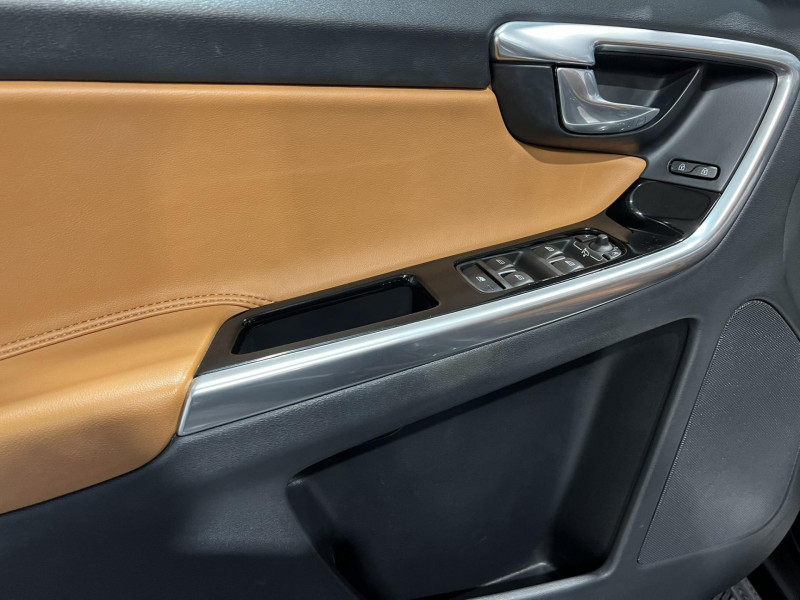 Photo 22 de l'offre de VOLVO XC60  D3 150 ch Inscription Geartronic BVA à 20490€ chez VL Auto