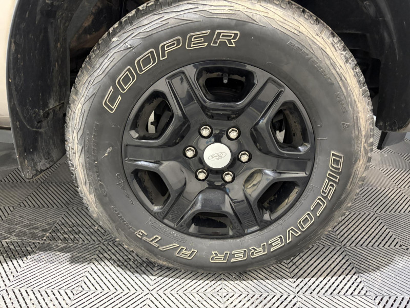 Photo 16 de l'offre de FORD RANGER DOUBLE CABINE   3.2 TDCi 200 4X4 BVA6 LIMITED à 25990€ chez VL Auto