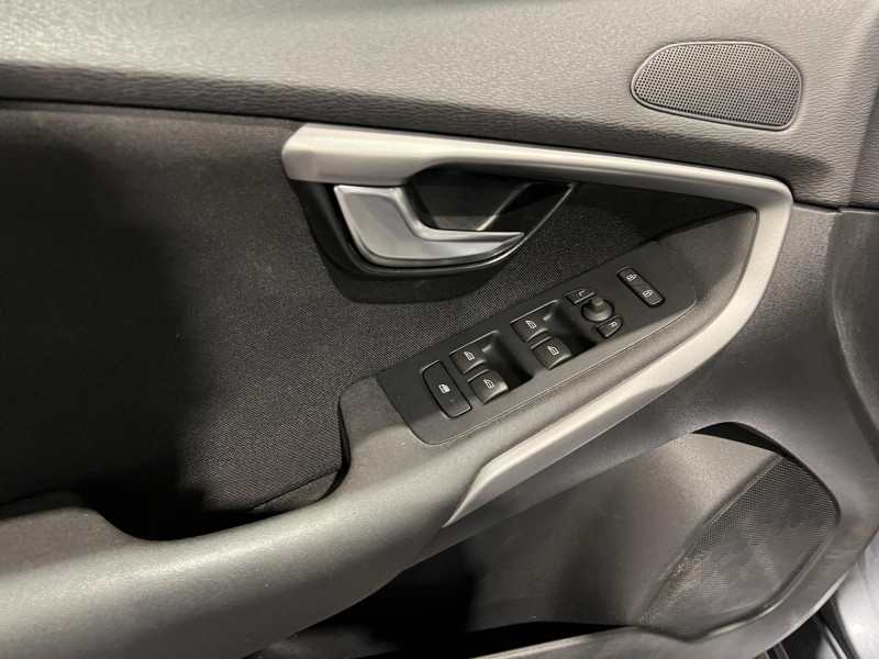Photo 20 de l'offre de VOLVO V40  D2 120 Kinetic à 12490€ chez VL Auto