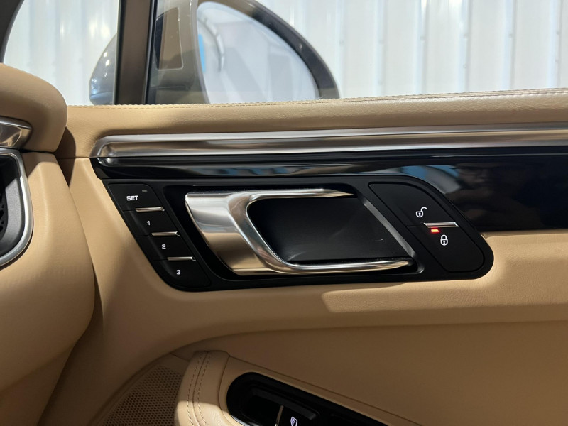 Photo 27 de l'offre de PORSCHE MACAN Turbo 3.6 V6 400 ch PDK à 35990€ chez VL Auto