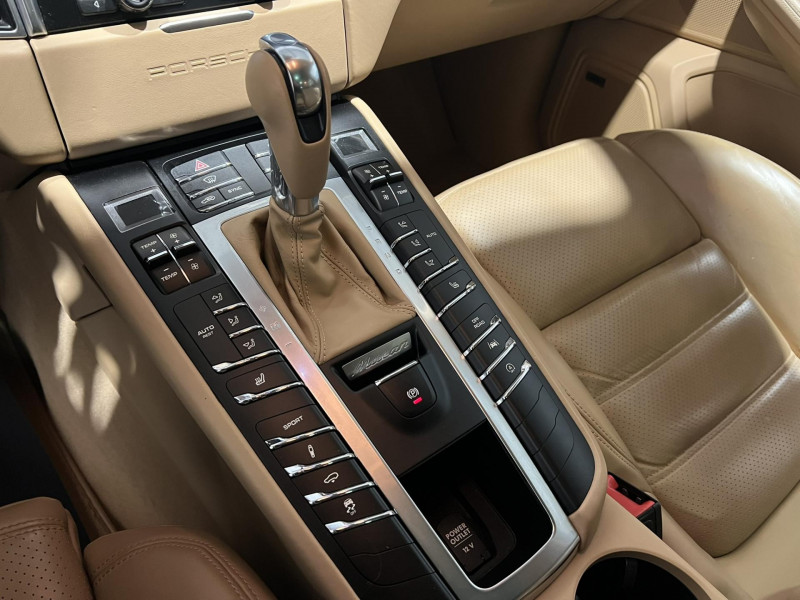 Photo 10 de l'offre de PORSCHE MACAN Turbo 3.6 V6 400 ch PDK à 35990€ chez VL Auto