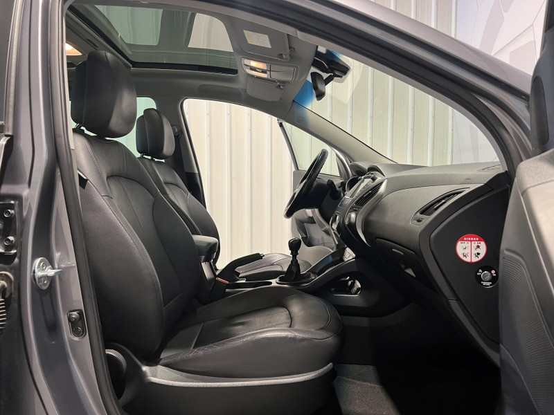 Photo 9 de l'offre de HYUNDAI ix35  1.7 CRDI - 115 Blue Drive Pack Premium à 10490€ chez VL Auto
