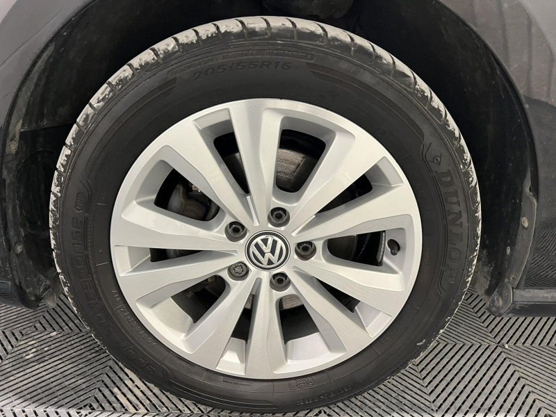 Photo 20 de l'offre de VOLKSWAGEN GOLF 1.6 TDI 115 FAP DSG7 Confortline à 16990€ chez VL Auto
