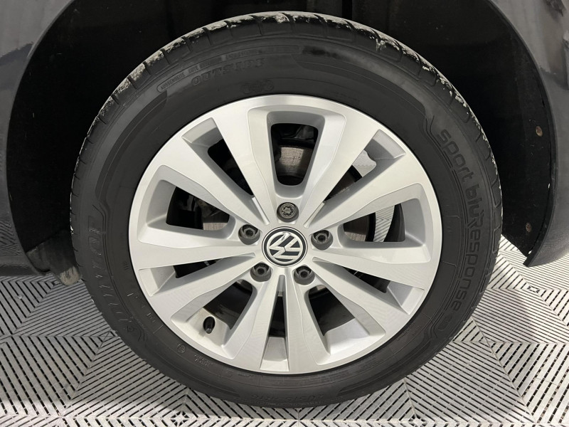 Photo 19 de l'offre de VOLKSWAGEN GOLF 1.6 TDI 115 FAP DSG7 Confortline à 16990€ chez VL Auto