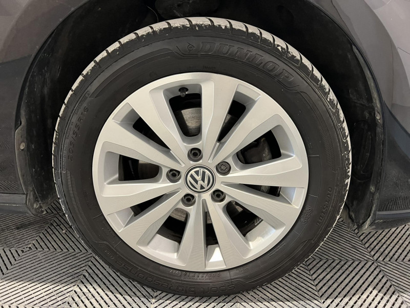 Photo 17 de l'offre de VOLKSWAGEN GOLF 1.6 TDI 115 FAP DSG7 Confortline à 16990€ chez VL Auto