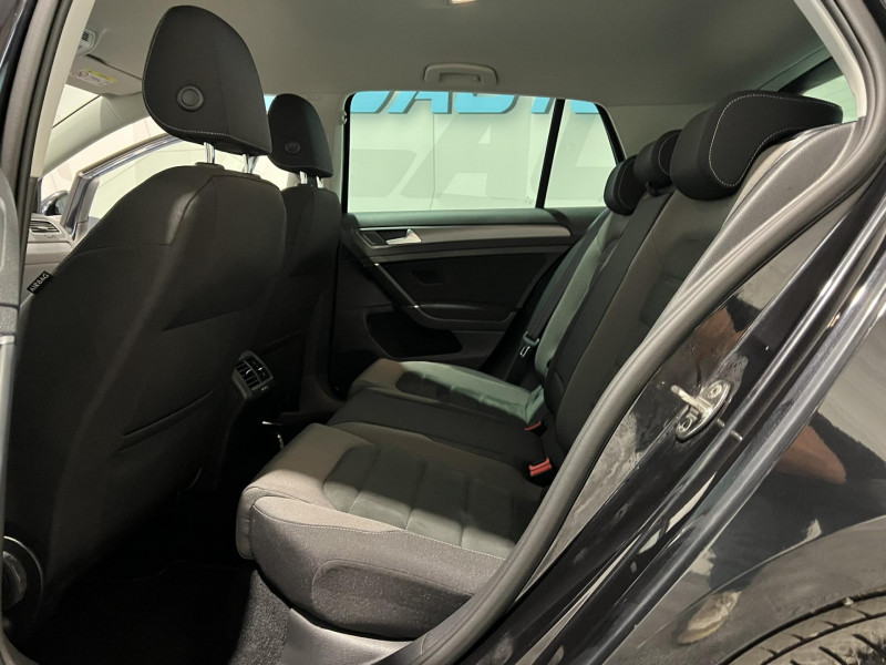 Photo 8 de l'offre de VOLKSWAGEN GOLF 1.6 TDI 115 FAP DSG7 Confortline à 16990€ chez VL Auto
