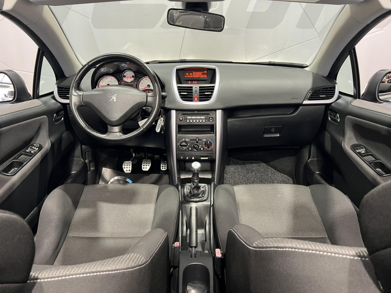 Photo 7 de l'offre de PEUGEOT 207 CC  1.6 VTi 16V 120ch Sport à 6990€ chez VL Auto