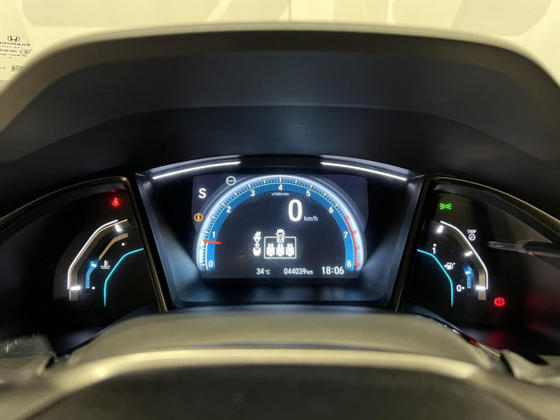 Photo 12 de l'offre de HONDA CIVIC 1.5 i-VTEC - BV CVT 4P Exclusive  à 22990€ chez VL Auto
