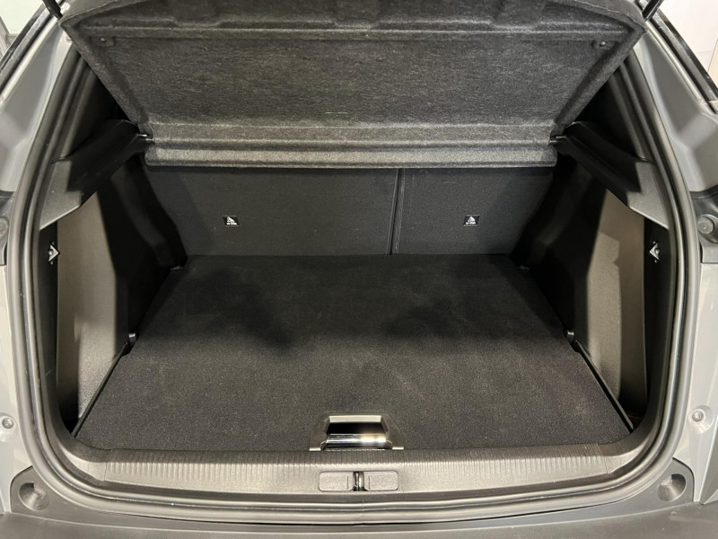 Photo 15 de l'offre de PEUGEOT 2008  Hybrid 145 e-DCS6 GT à 23490€ chez VL Auto