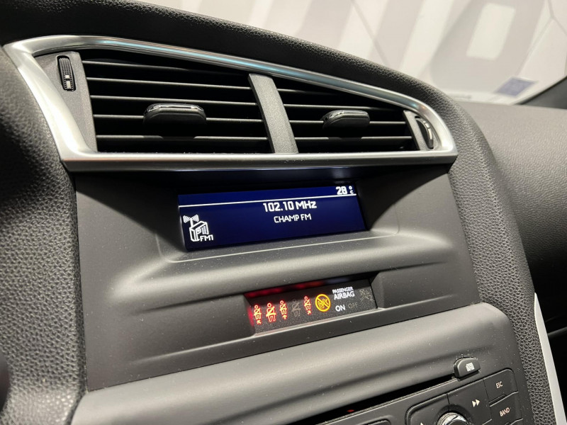 Photo 12 de l'offre de CITROEN DS4  HDi 90 Be Chic à 8490€ chez VL Auto
