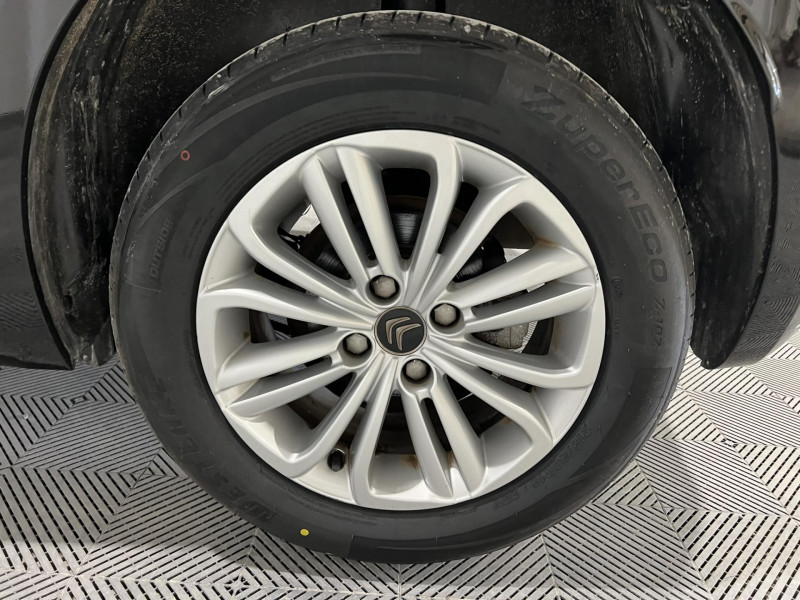 Photo 18 de l'offre de CITROEN DS4  HDi 90 Be Chic à 8490€ chez VL Auto