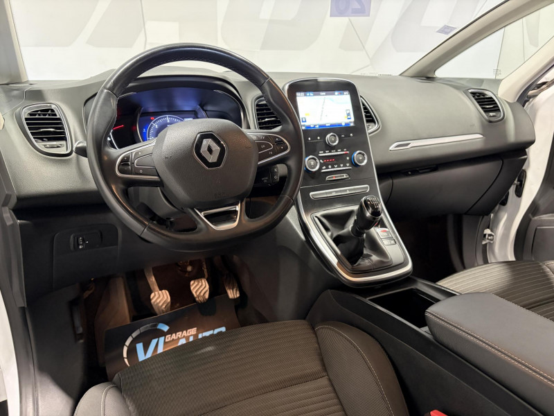Photo 13 de l'offre de RENAULT GRAND SCENIC Blue dCi 120 Business 7 Places à 15490€ chez VL Auto