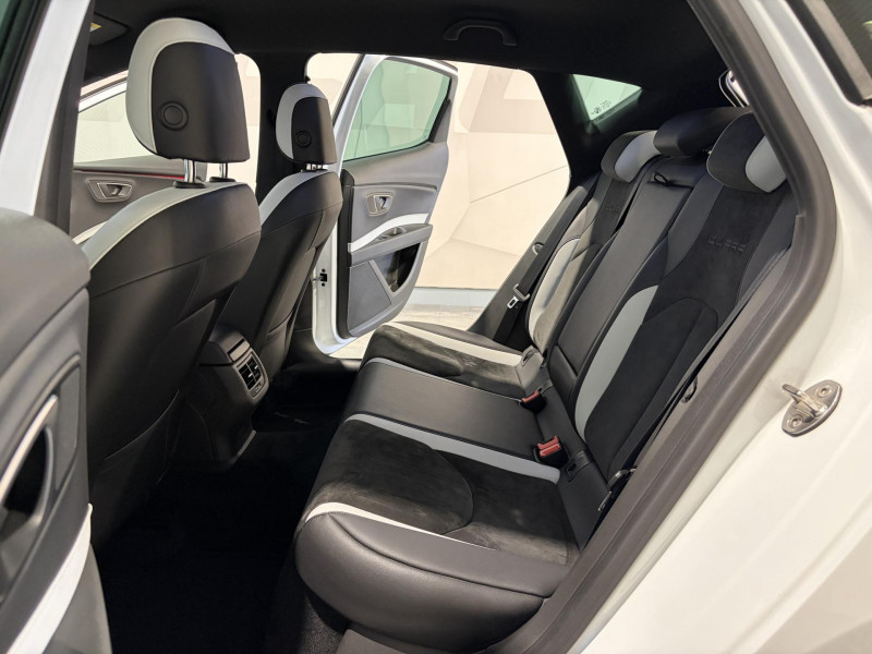 Photo 8 de l'offre de SEAT LEON 2.0 TSI 290 Cupra DSG6 à 19990€ chez VL Auto
