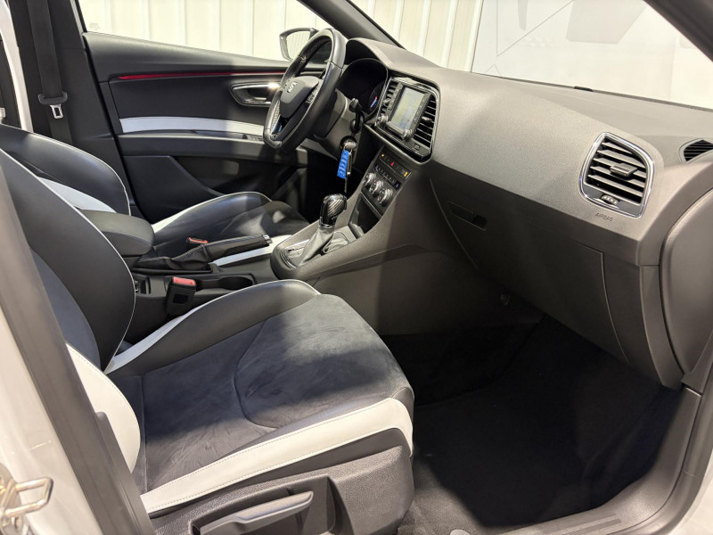 Photo 13 de l'offre de SEAT LEON 2.0 TSI 290 Cupra DSG6 à 19990€ chez VL Auto