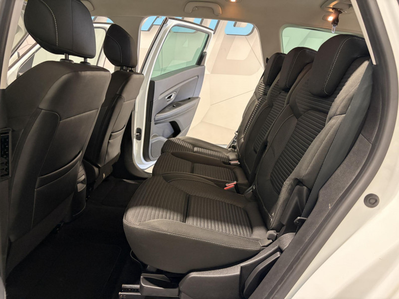 Photo 8 de l'offre de RENAULT GRAND SCENIC Blue dCi 120 Business 7 Places à 15490€ chez VL Auto
