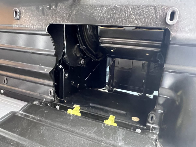 Photo 8 de l'offre de Toyota Proace (2) 15658 euros HT MEDIUM 115 D-4D BUSINESS à 18790€ chez Carlyss automobiles Vitré