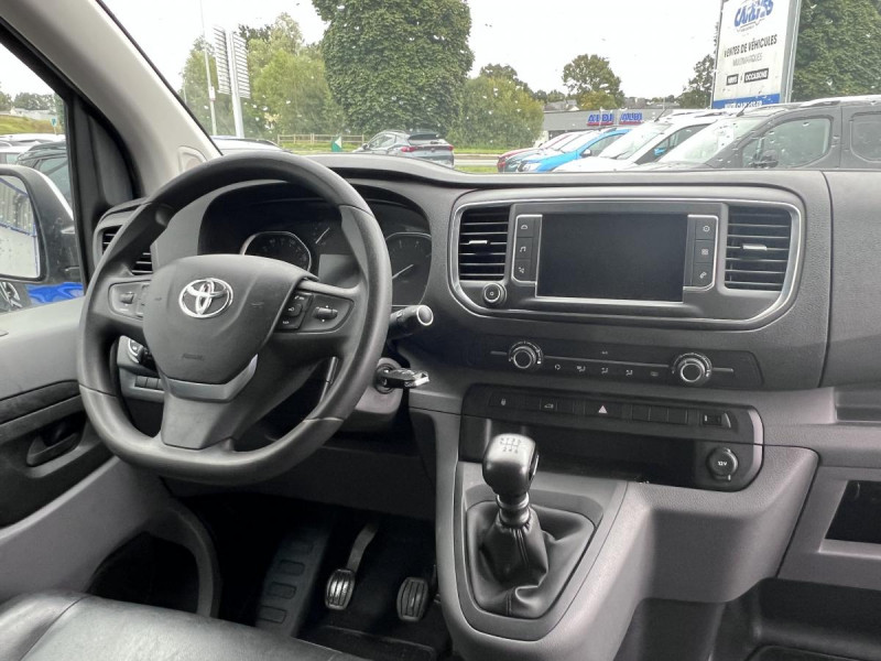 Photo 9 de l'offre de Toyota Proace (2) 15658 euros HT MEDIUM 115 D-4D BUSINESS à 18790€ chez Carlyss automobiles Vitré