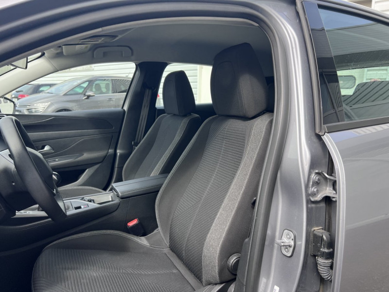 Photo 6 de l'offre de Peugeot 308 (3) BlueHDI 130 ACTIVE PACK à 15990€ chez Carlyss automobiles Vitré