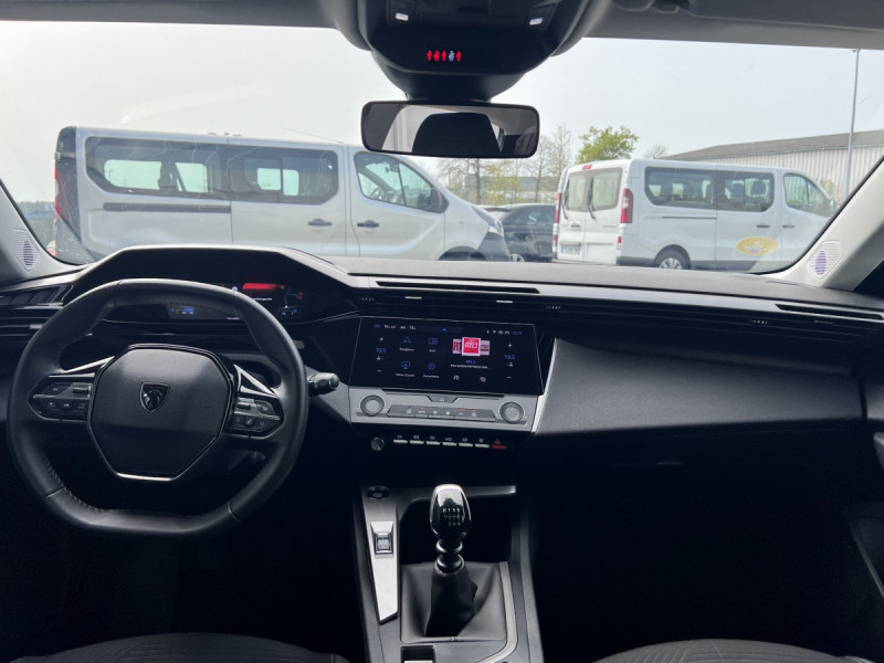 Photo 5 de l'offre de Peugeot 308 (3) BlueHDI 130 ACTIVE PACK à 15990€ chez Carlyss automobiles Vitré