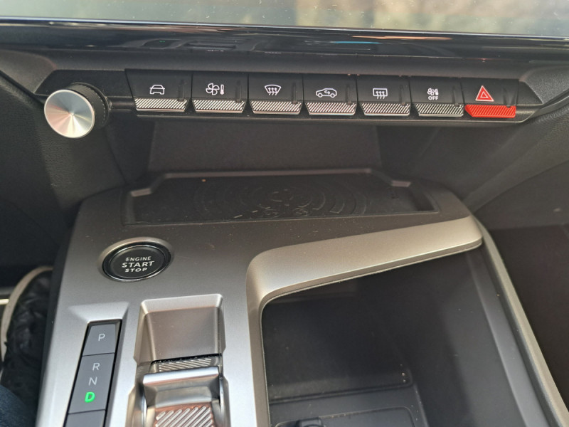 Photo 19 de l'offre de Peugeot 308 SW (3) BlueHDi 130 EAT 8 GT à 24490€ chez Carlyss automobiles Vitré