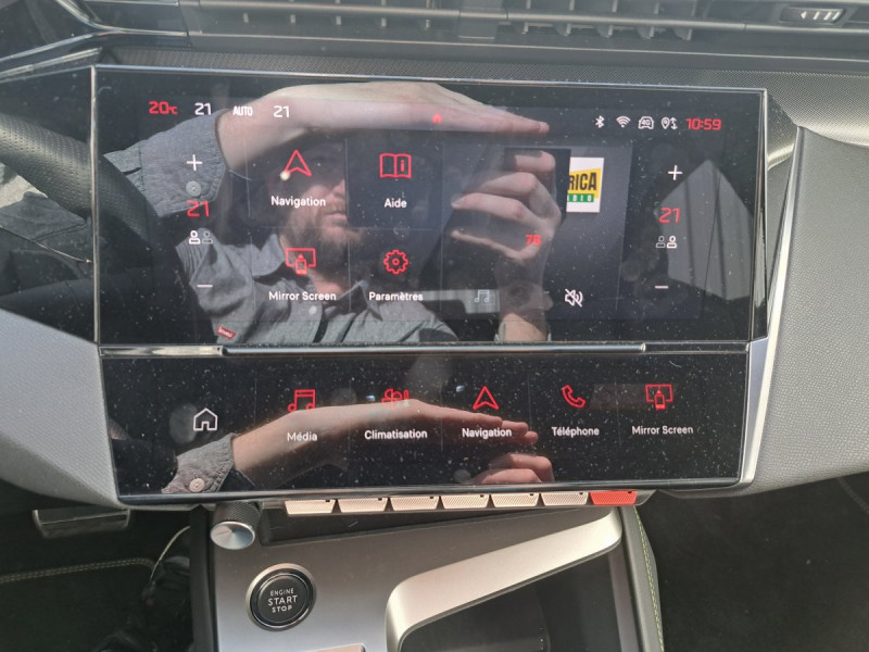 Photo 11 de l'offre de Peugeot 308 SW (3) BlueHDi 130 EAT 8 GT à 24490€ chez Carlyss automobiles Vitré