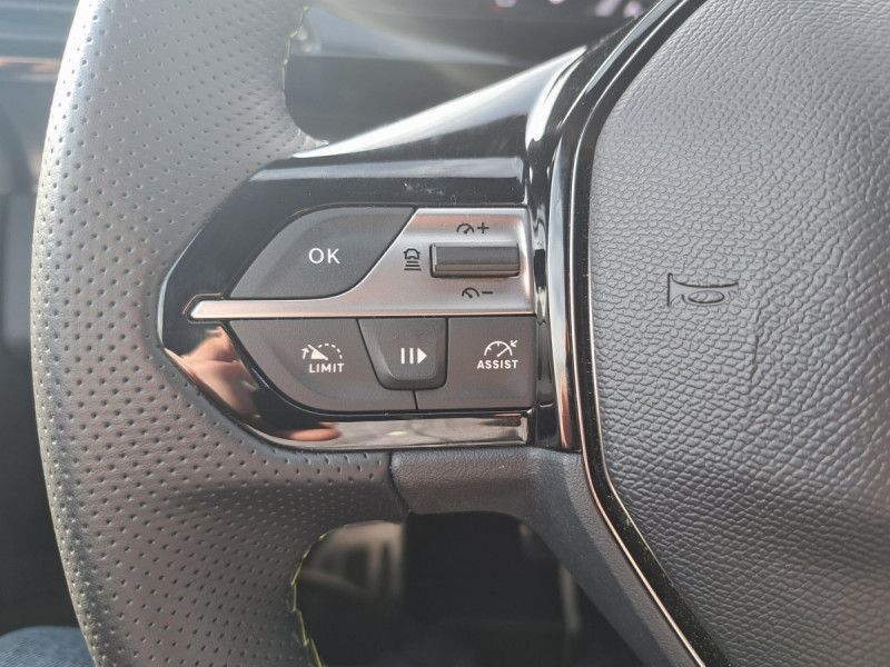 Photo 23 de l'offre de Peugeot 308 SW (3) BlueHDi 130 EAT 8 GT à 24490€ chez Carlyss automobiles Vitré