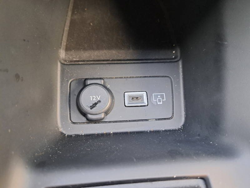 Photo 21 de l'offre de Peugeot 308 SW (3) BlueHDi 130 EAT 8 GT à 24490€ chez Carlyss automobiles Vitré