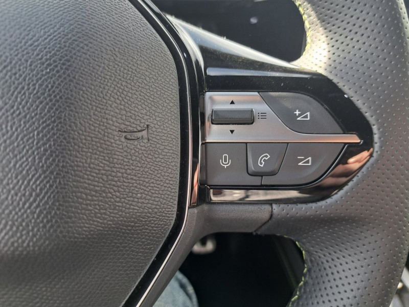 Photo 24 de l'offre de Peugeot 308 SW (3) BlueHDi 130 EAT 8 GT à 24490€ chez Carlyss automobiles Vitré