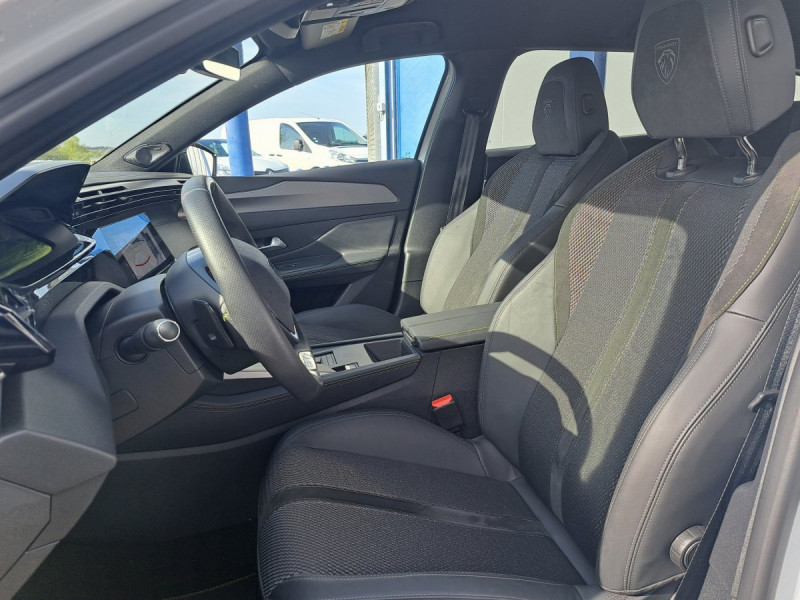 Photo 7 de l'offre de Peugeot 308 SW (3) BlueHDi 130 EAT 8 GT à 24490€ chez Carlyss automobiles Vitré