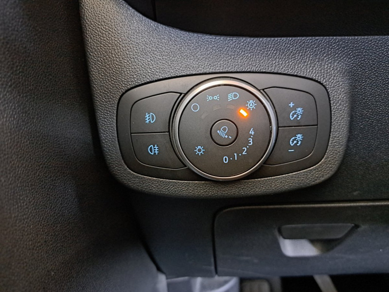 Photo 19 de l'offre de Ford Fiesta (7) 1.0 EcoBoost 95ch CONNECT BUSINESS à 9490€ chez Carlyss automobiles Vitré