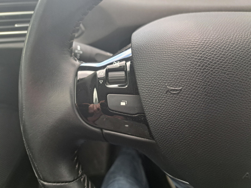 Photo 18 de l'offre de PEUGEOT 308 (2) BlueHDi 130 S&S ALLURE à 10990€ chez Carlyss automobiles Vitré