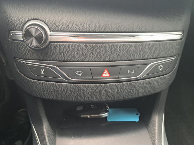 Photo 16 de l'offre de PEUGEOT 308 (2) BlueHDi 130 S&S ALLURE à 10990€ chez Carlyss automobiles Vitré