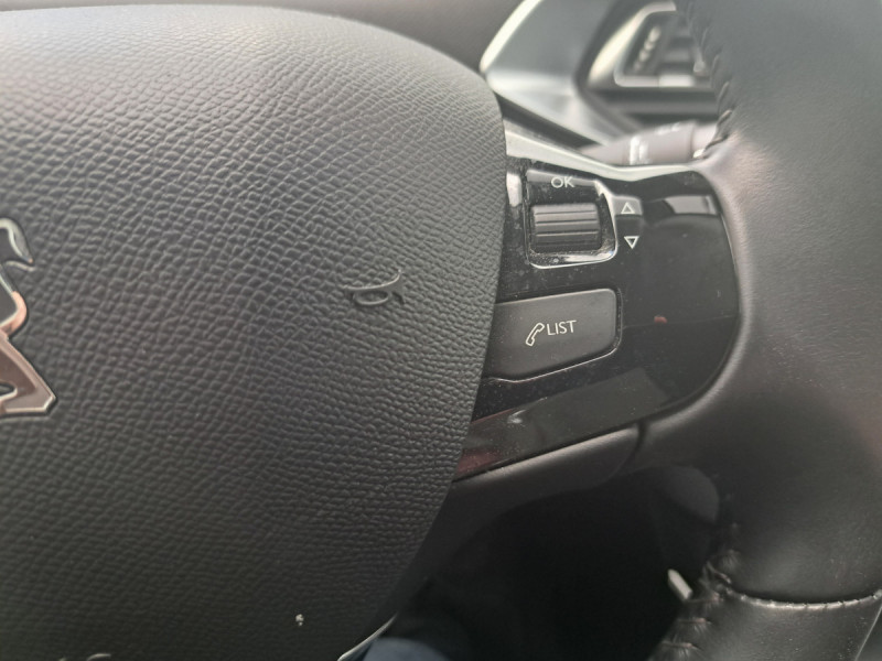 Photo 19 de l'offre de PEUGEOT 308 (2) BlueHDi 130 S&S ALLURE à 10990€ chez Carlyss automobiles Vitré