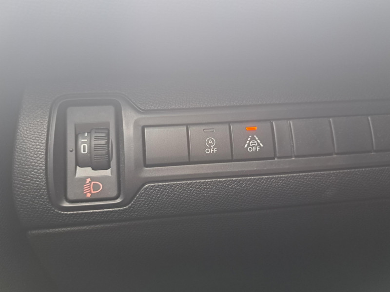 Photo 20 de l'offre de PEUGEOT 308 (2) BlueHDi 130 S&S ALLURE à 10990€ chez Carlyss automobiles Vitré